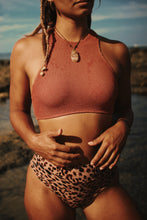 Load image into Gallery viewer, HERON bottom RIBBED