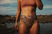 Load image into Gallery viewer, HERON bottom RIBBED